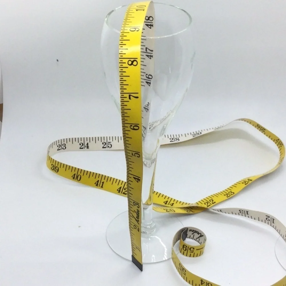 Elegant Clear Wine Glass Set of 2 with 2 hearts on each glass